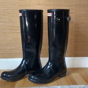 Black glossy tall hunter rain boots